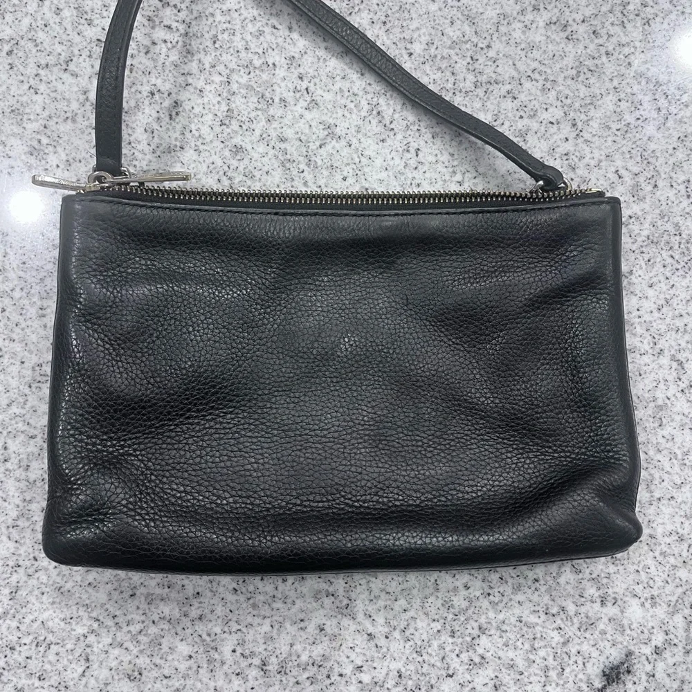 Michael Kors Double Zip crossbody bag in black pebbled leather - Picture 3 of 11